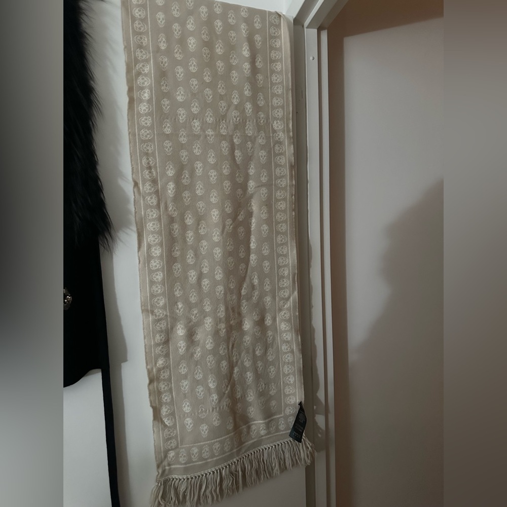 ALEXANDER MCQUEEN WARM LOGO SCARF